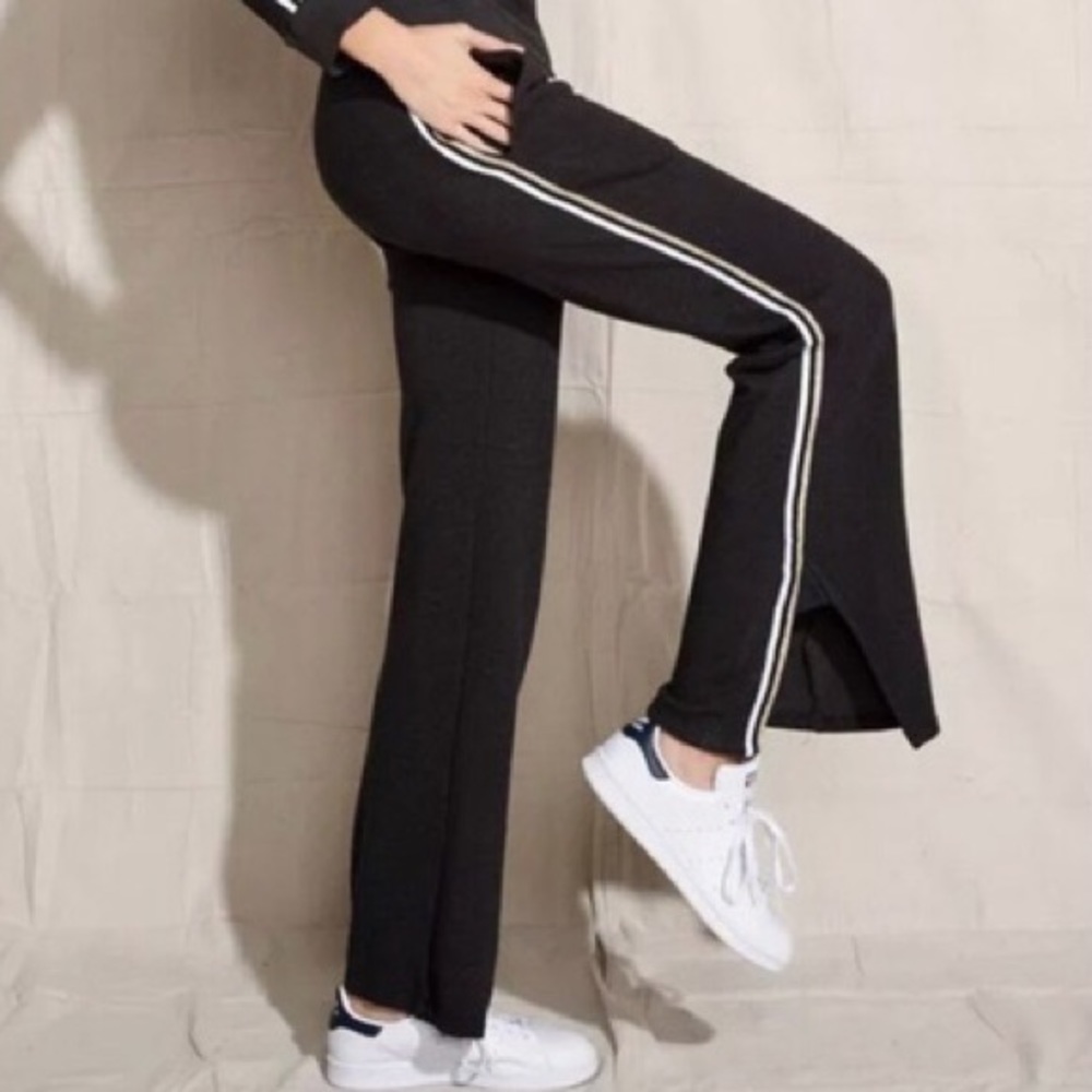 Sundry Metallic Side Stripe Sweatpants,NWT, Size M